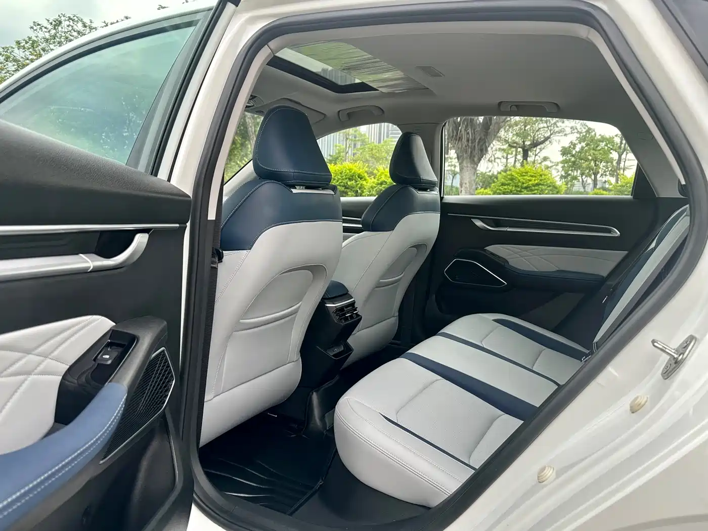 GEELY AUTOMOBILE EMGRAND