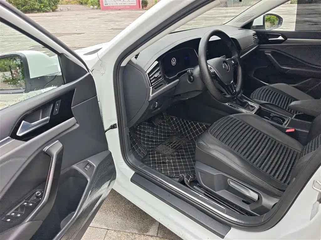 Volkswagen Sagitar 2021 280TSI DSG Surpassing Edition фото 12