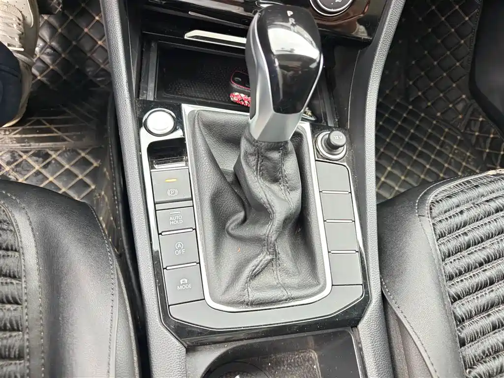 Volkswagen Sagitar 2021 280TSI DSG Surpassing Edition фото 10