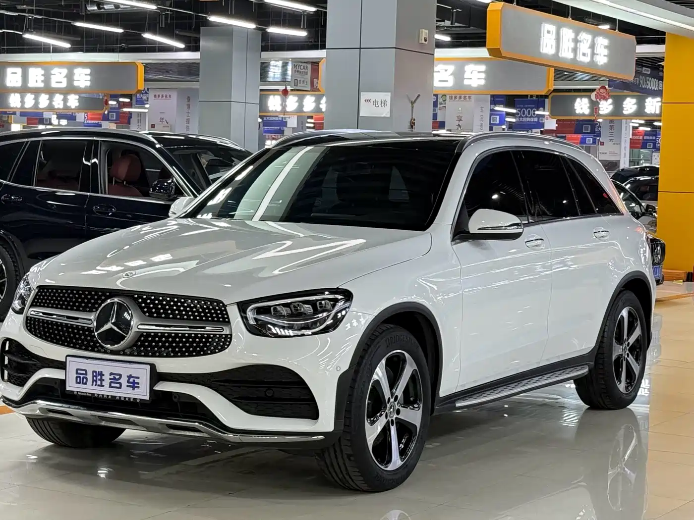 MERCEDES-BENZ GLC