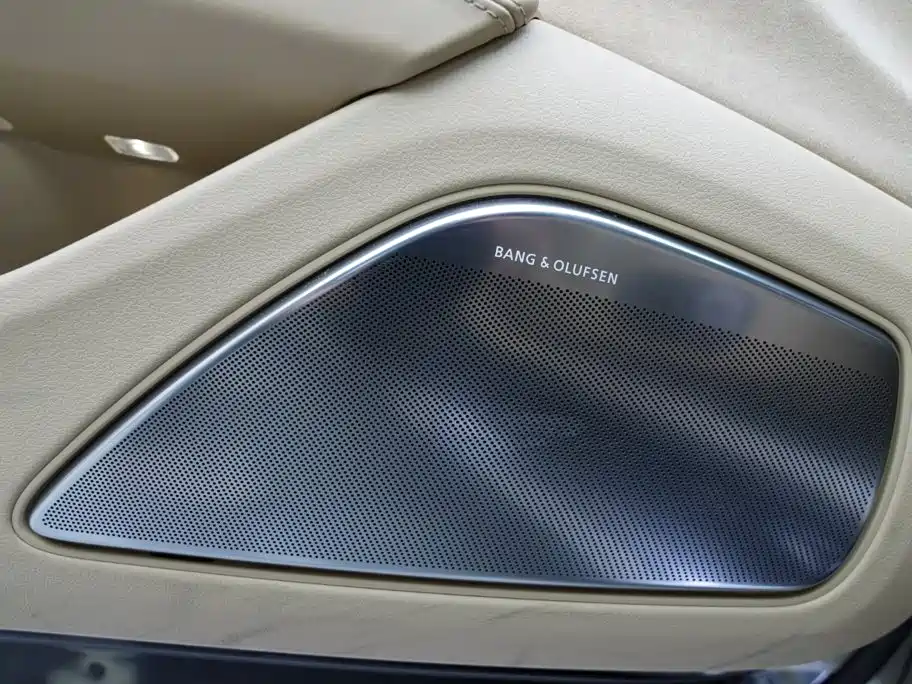 Photo 7 - Audi A8