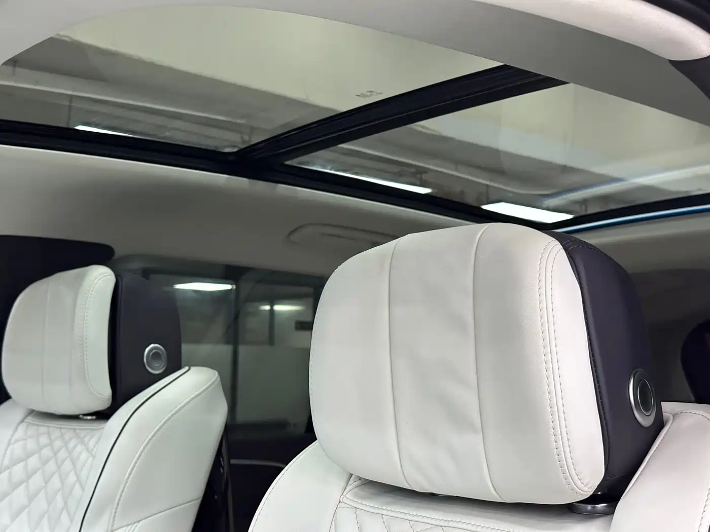 Фото 9 - Hongqi E-HS9