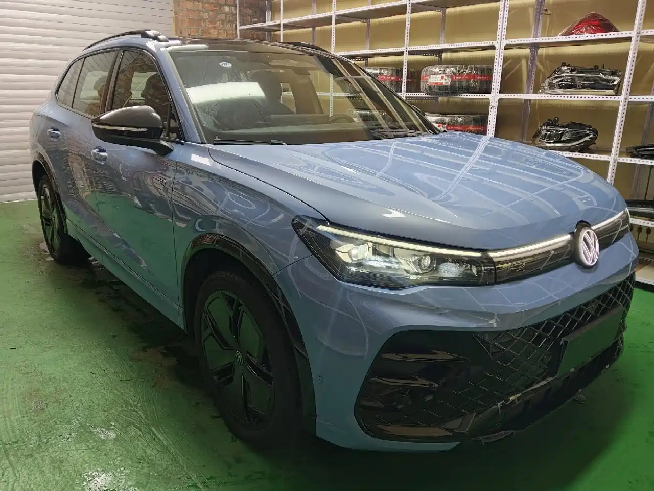 Volkswagen Tiguan L 2024 PRO 380TSI 4WD R-Line Premium Edition фото 3