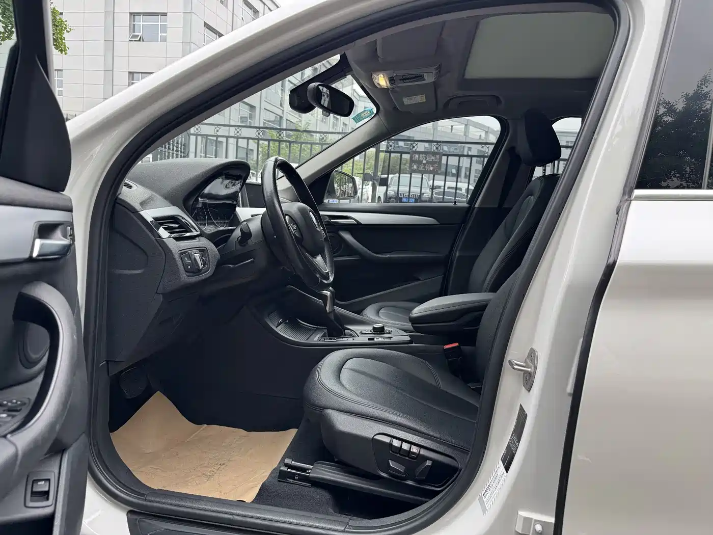 BMW X1 2018 sDrive20Li Leading Model фото 19