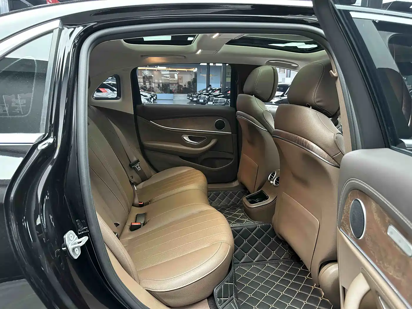 MERCEDES-BENZ E CLASS