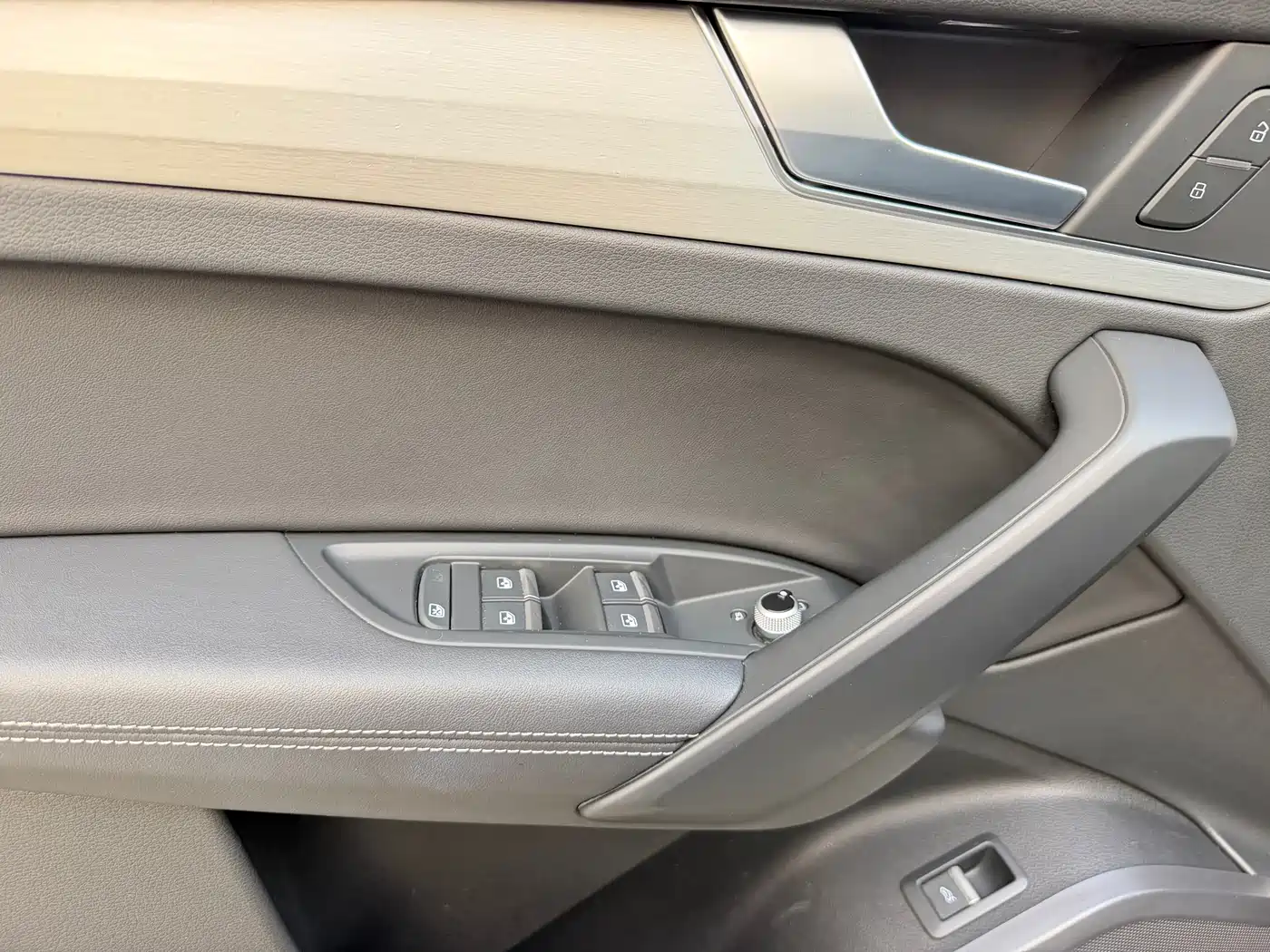 Audi Q5L 2020 Facelift 40 TFSI Honor Fashion фото 22