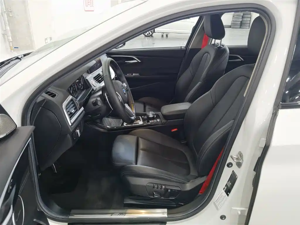 BMW 1 Series 2020 Model 120i M Sport Package фото 10