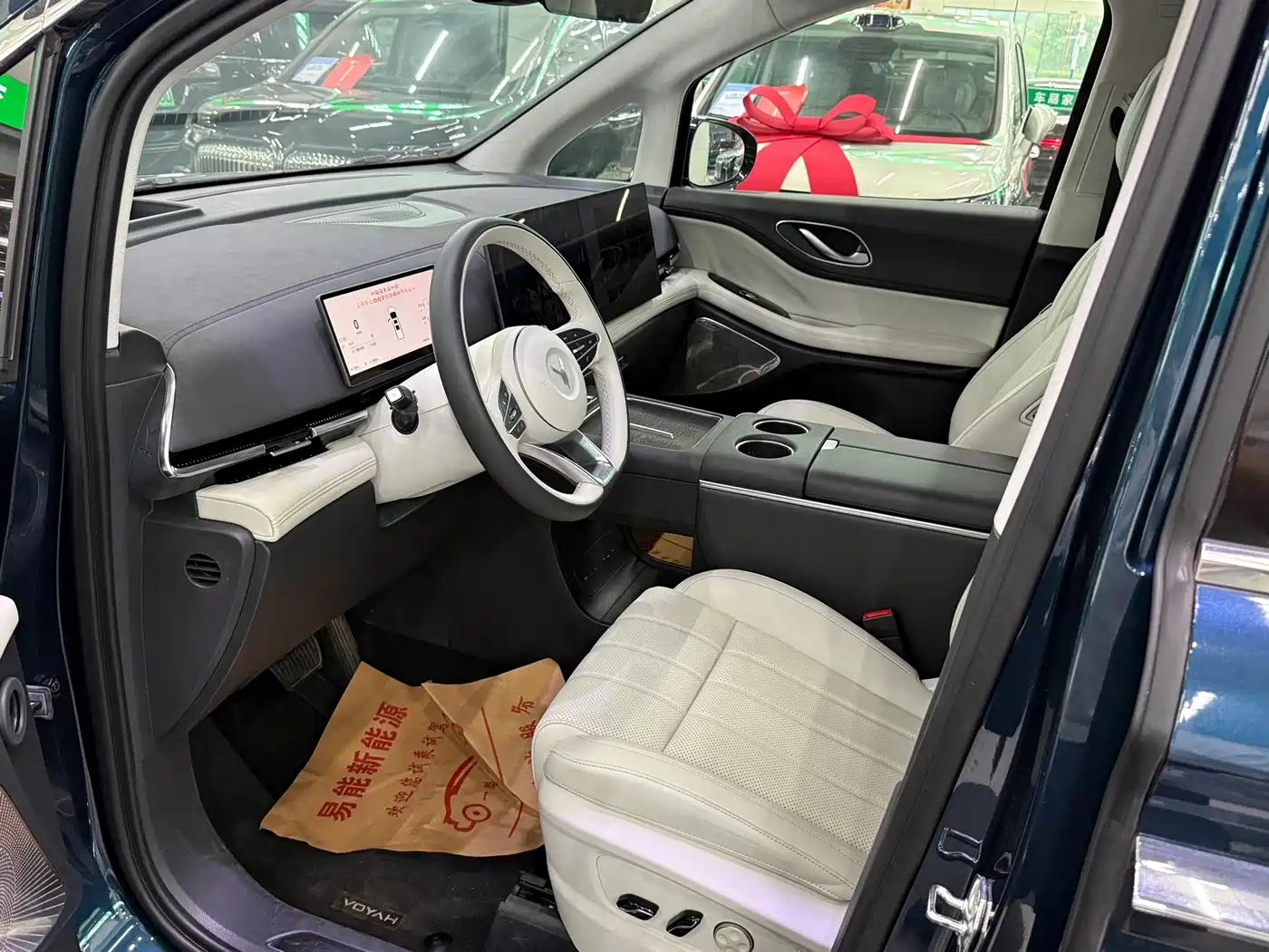 Voyah Auto Voyah Dreamer 2025 PHEV AWD Flagship Kunpeng Edition фото 5