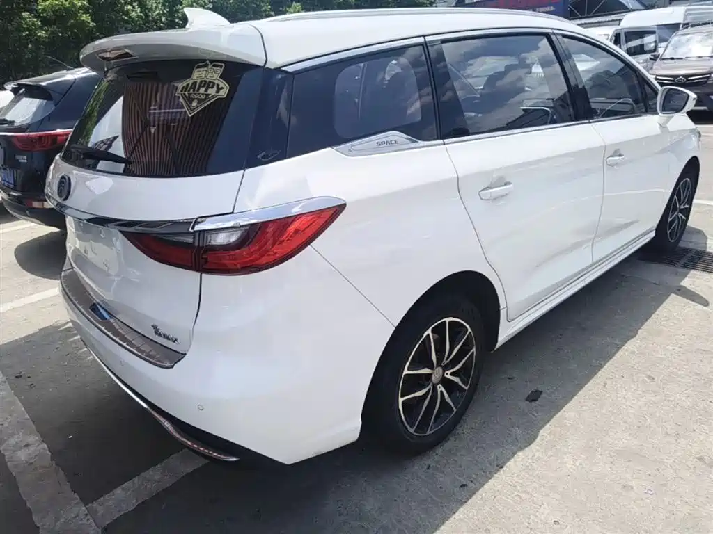 BYD Song MAX 2017 1.5T Auto Smart Connect Premium 7-seater фото 7