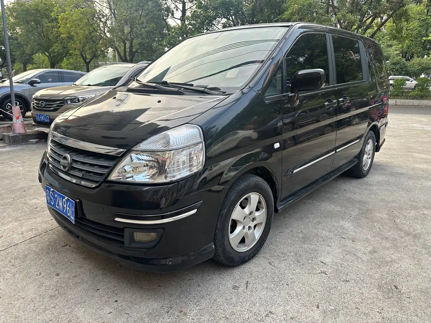 Dongfeng Yuxuan 2012 2009 2.5L Auto Luxury Edition