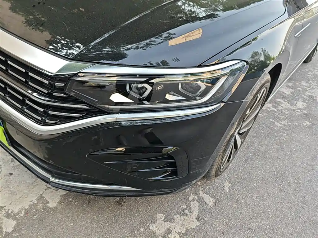 Volkswagen Passat 2023 330TSI Luxury Edition фото 24