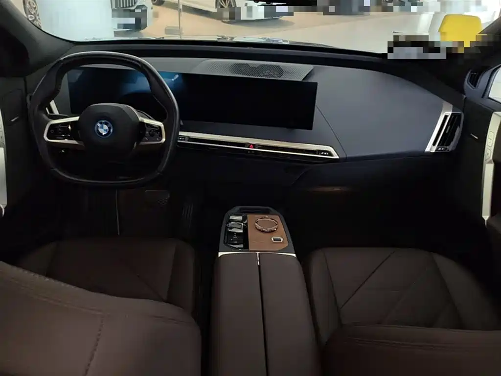 BMW iX 2022 xDrive40 фото 10