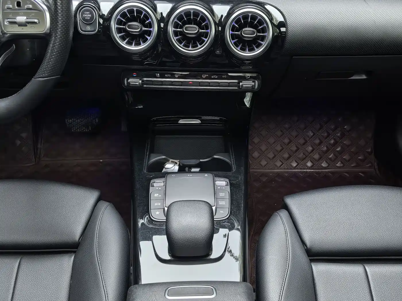 Mercedes-Benz A-Class 2022 A 200 L Sport Sedan Dynamic фото 13