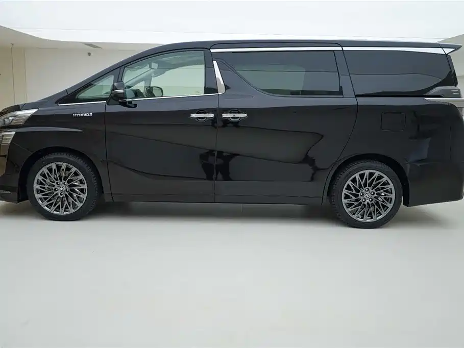 Toyota Vellfire 2019 Hybrid 2.5L HV Luxury Edition фото 3