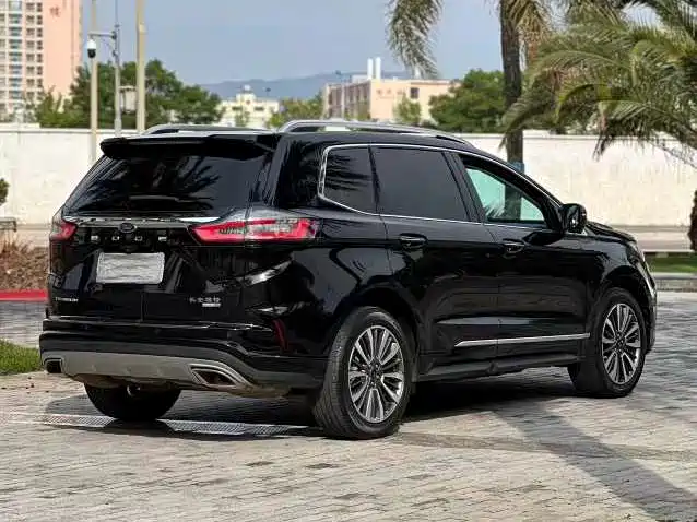 Фото 7 - Ford Edge
