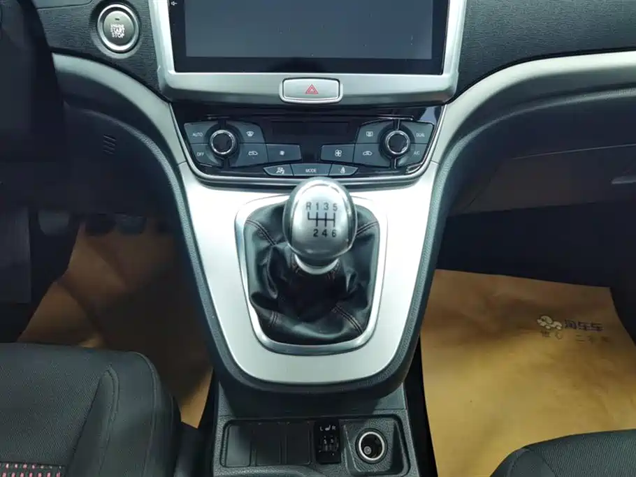 Haval M6 2019 1.5T Manual 2WD Urban Type China VI фото 16