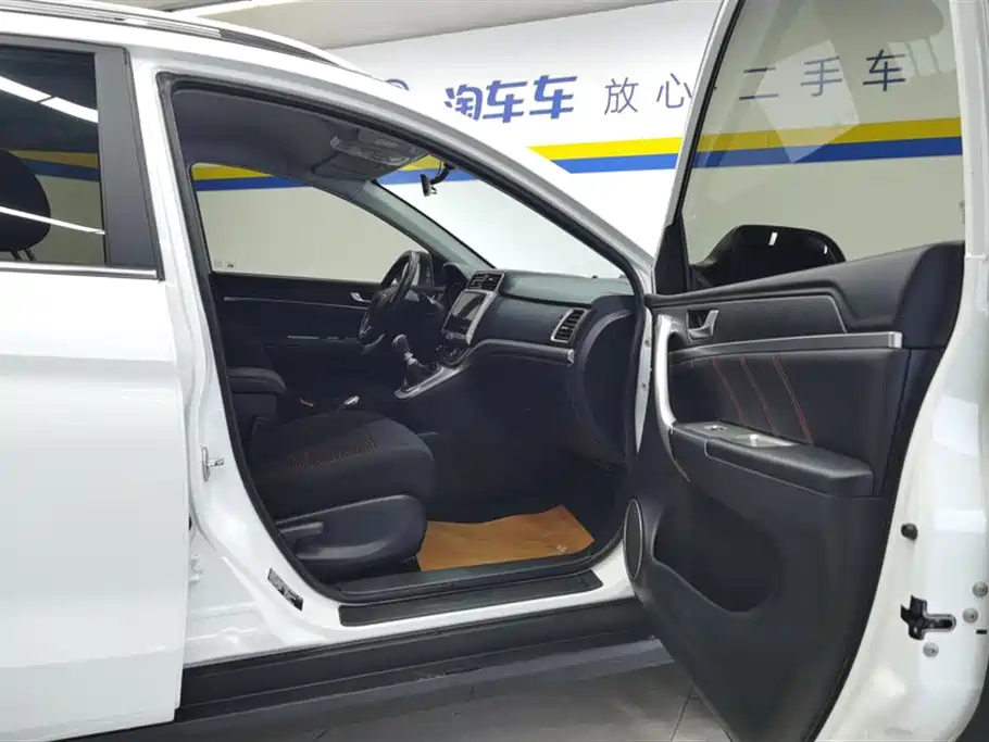 Haval M6 2019 1.5T Manual 2WD Urban Type China VI фото 8