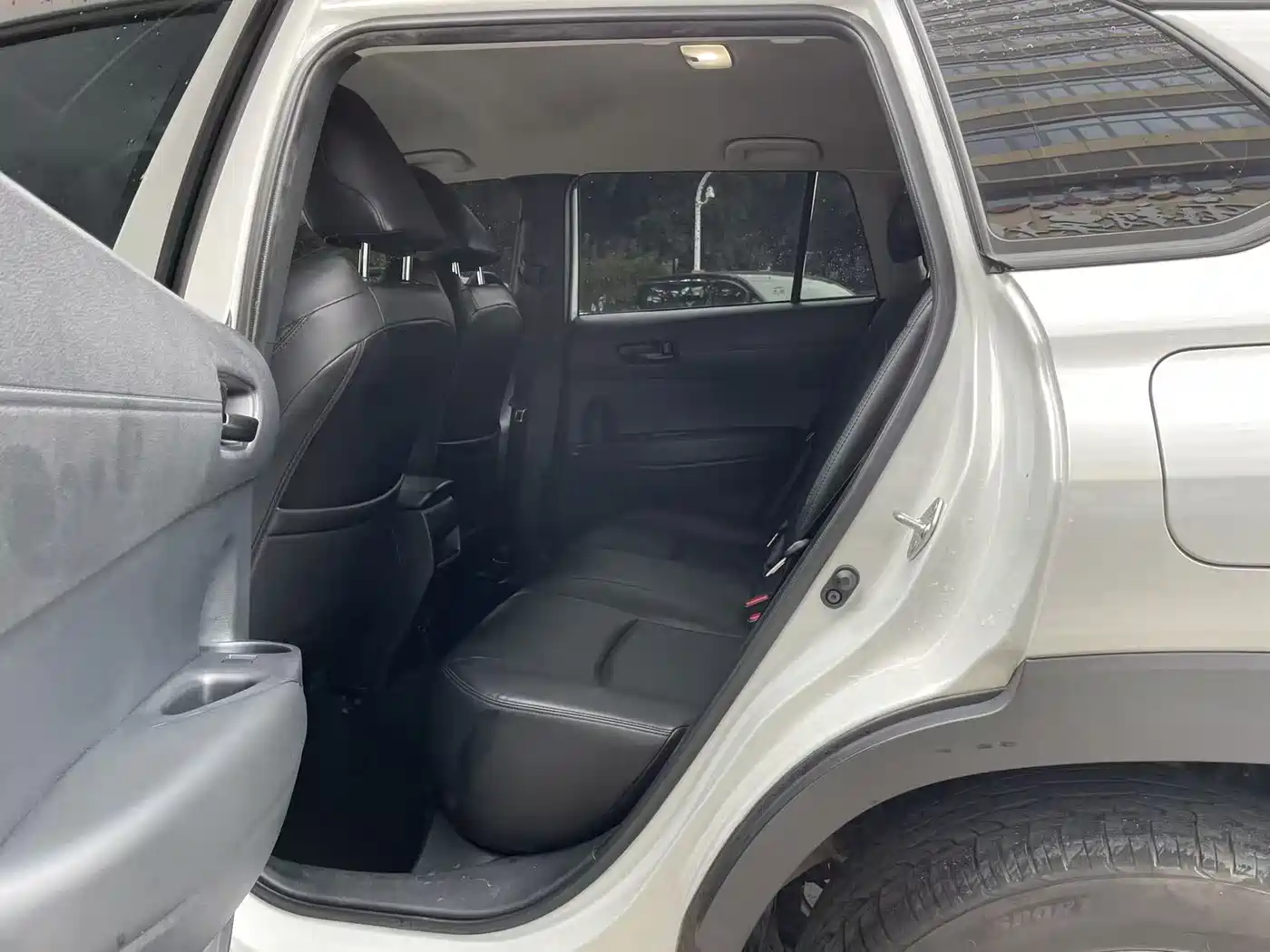 Toyota Frontlander 2023 2.0L CVT Elite Edition фото 6