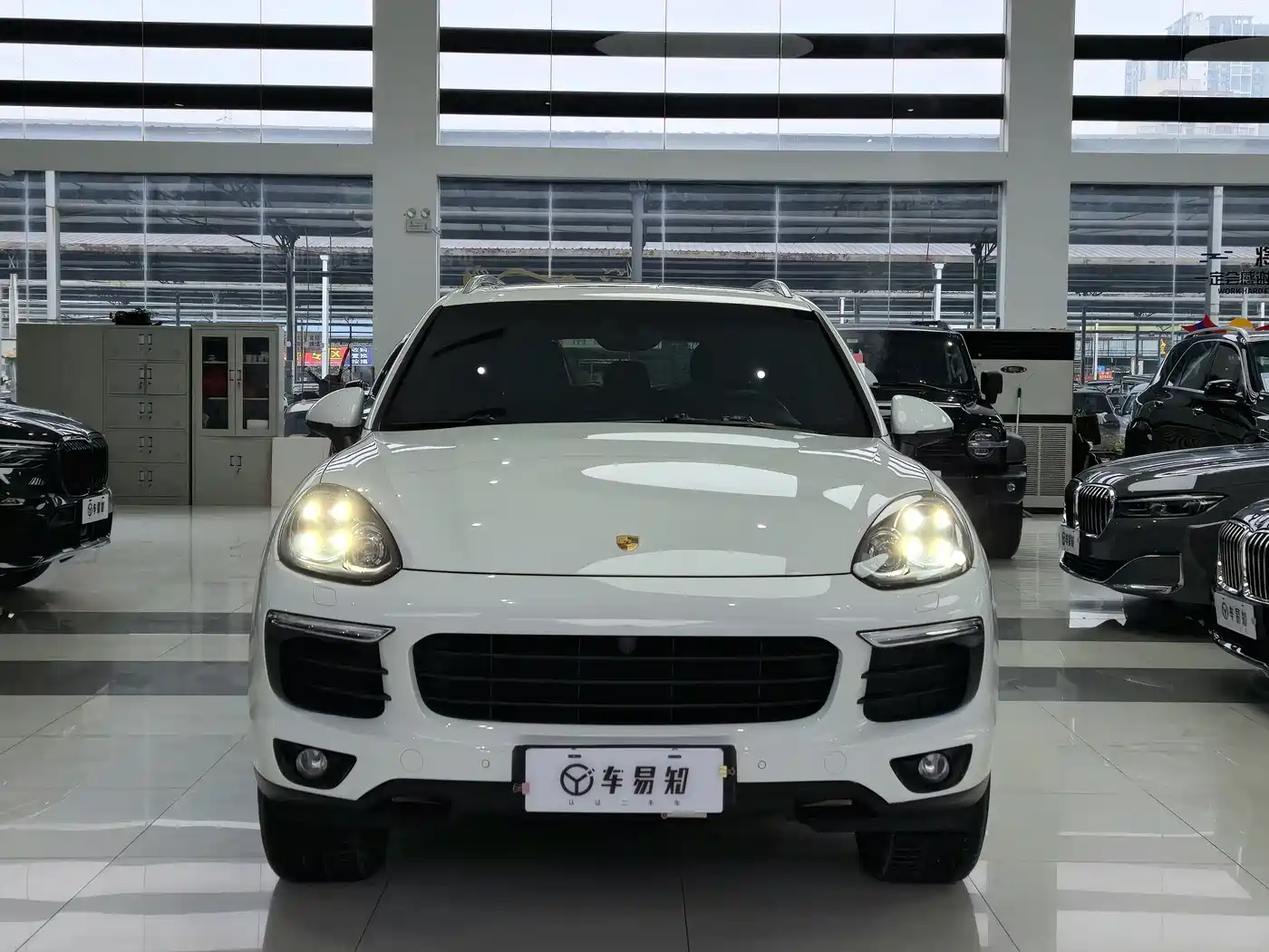 Porsche Cayenne New Energy 2016 Cayenne S E-Hybrid 3.0T фото 2