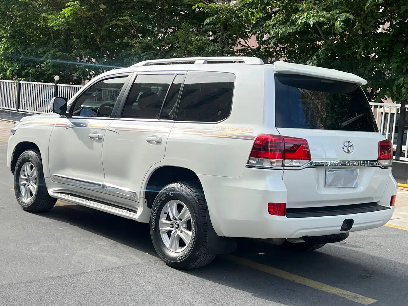 Toyota Land Cruiser (Import) фото 7