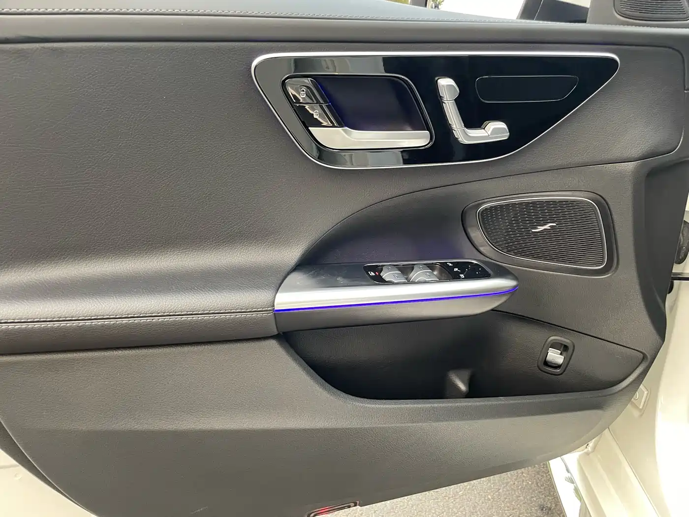 Mercedes-Benz C-Class 2023 Facelift C 260 L Sport Edition фото 19