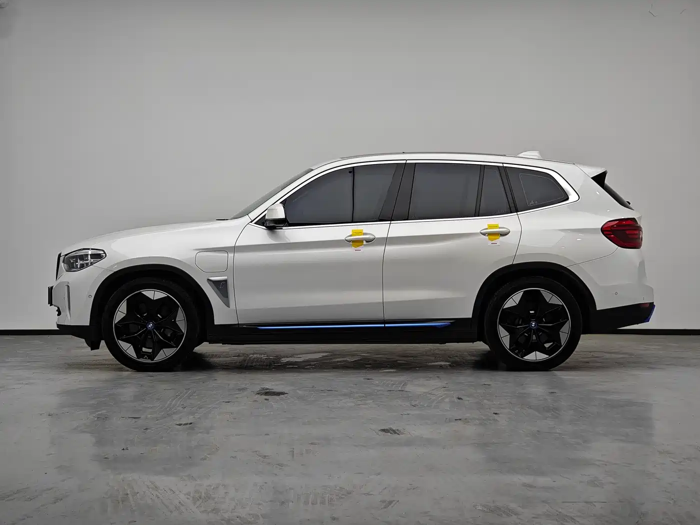 BMW iX3 2021 Facelift Pioneer фото 7