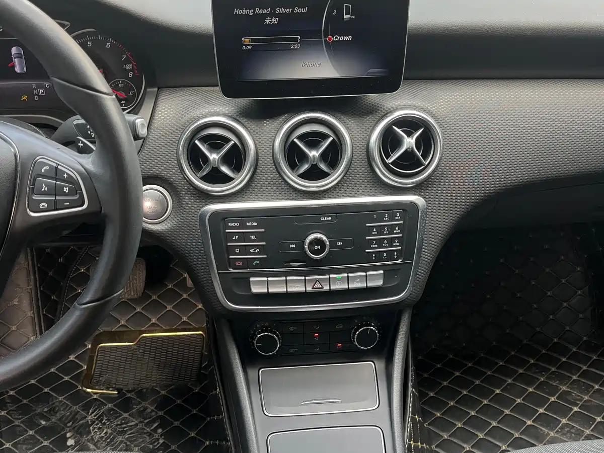 Mercedes-Benz A-Class (Import) 2018 A 200 Sport фото 13