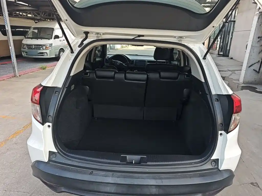 Фото 19 - Honda Vezel