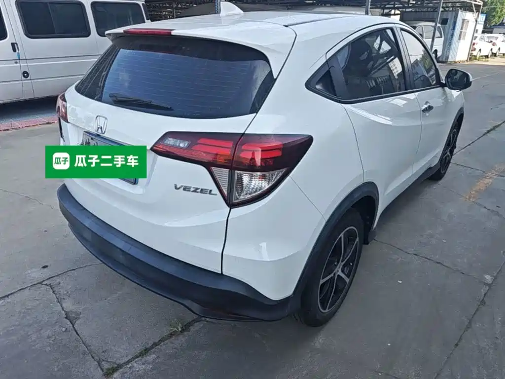 Фото 7 - Honda Vezel