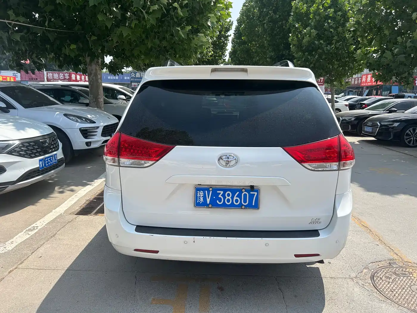 Toyota Sienna 2013 3.5L 4WD Automatic фото 4