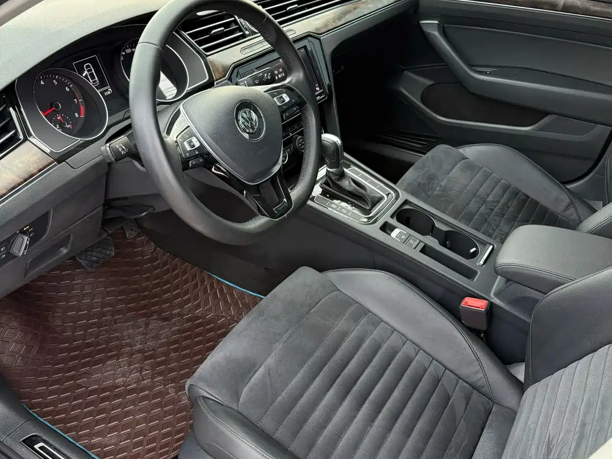 Volkswagen Magotan 2017 380TSI DSG Luxury фото 7