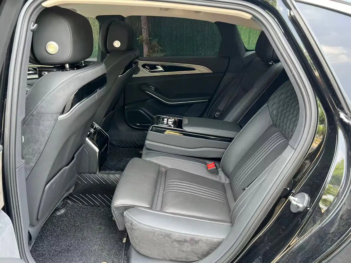 Hongqi H9 2020 2.0T Smart Connection Qi Chang Edition фото 8