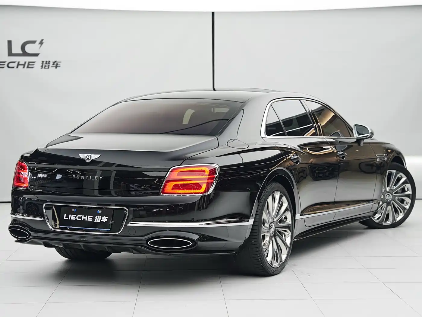 Bentley Flying Spur Plug-in Hybrid 2025 Model Year 4.0T V8 Mulliner фото 20
