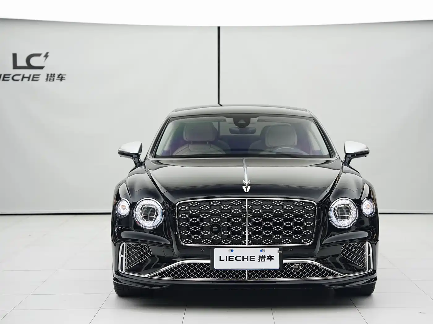 Bentley Flying Spur Plug-in Hybrid 2025 Model Year 4.0T V8 Mulliner фото 2