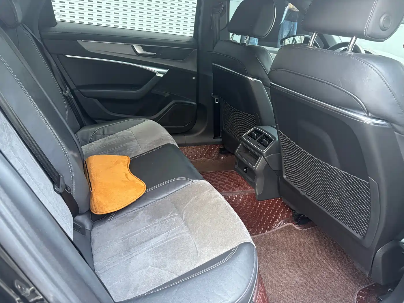 Audi A6L 2020 40 TFSI Luxury Elegance фото 10