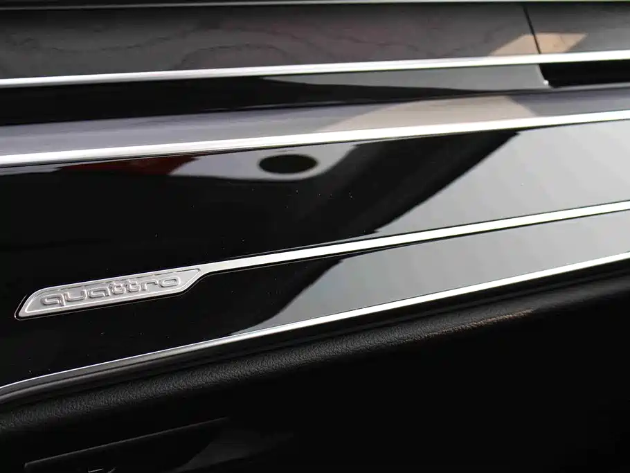 Audi A8 2023 A8L 50 TFSI quattro Exclusive фото 12