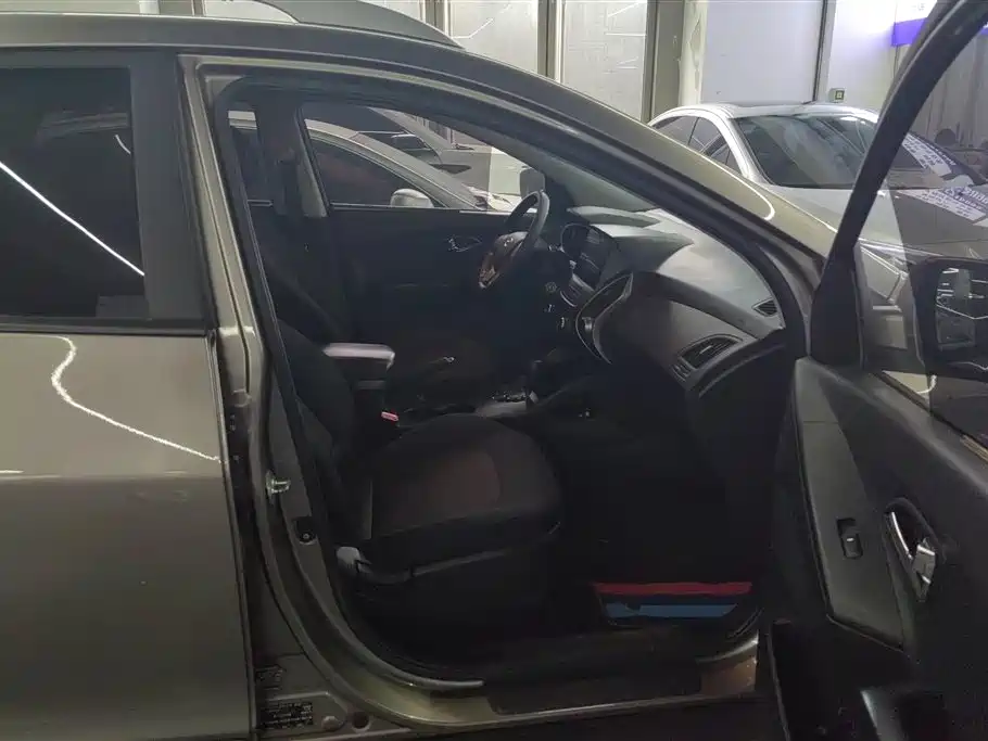 Hyundai Beijing Hyundai ix35 2015 2.0L Automatic 2WD Comfort China IV фото 8