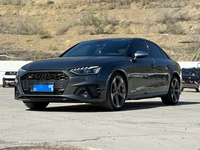 AUDI S4