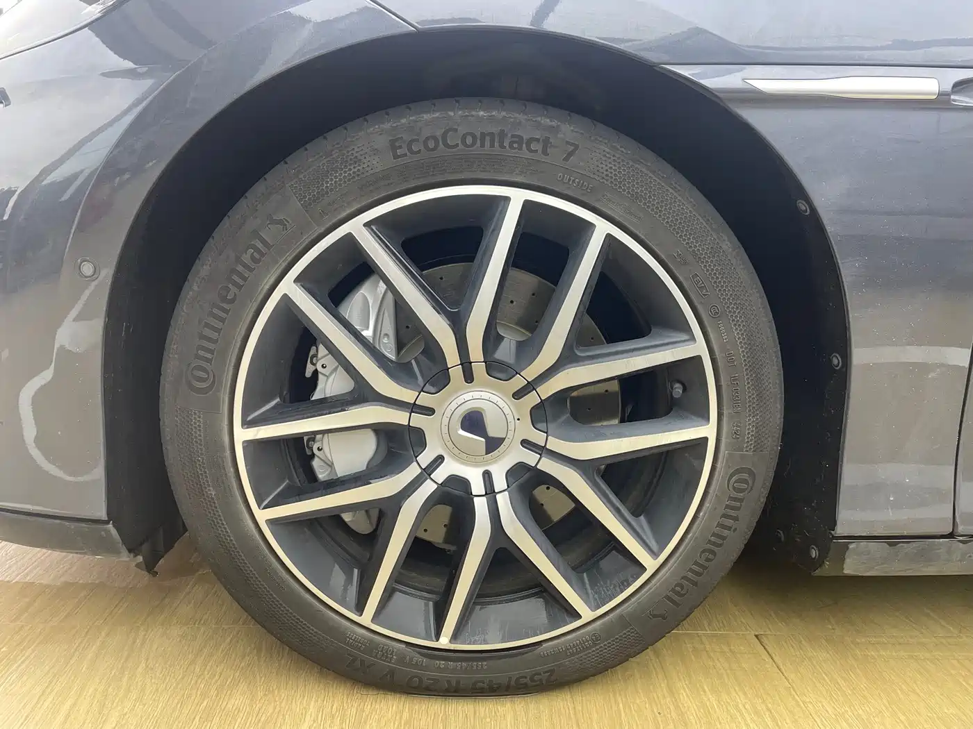 Denza Z9 2024 2024 Model 1100km AWD Max Edition