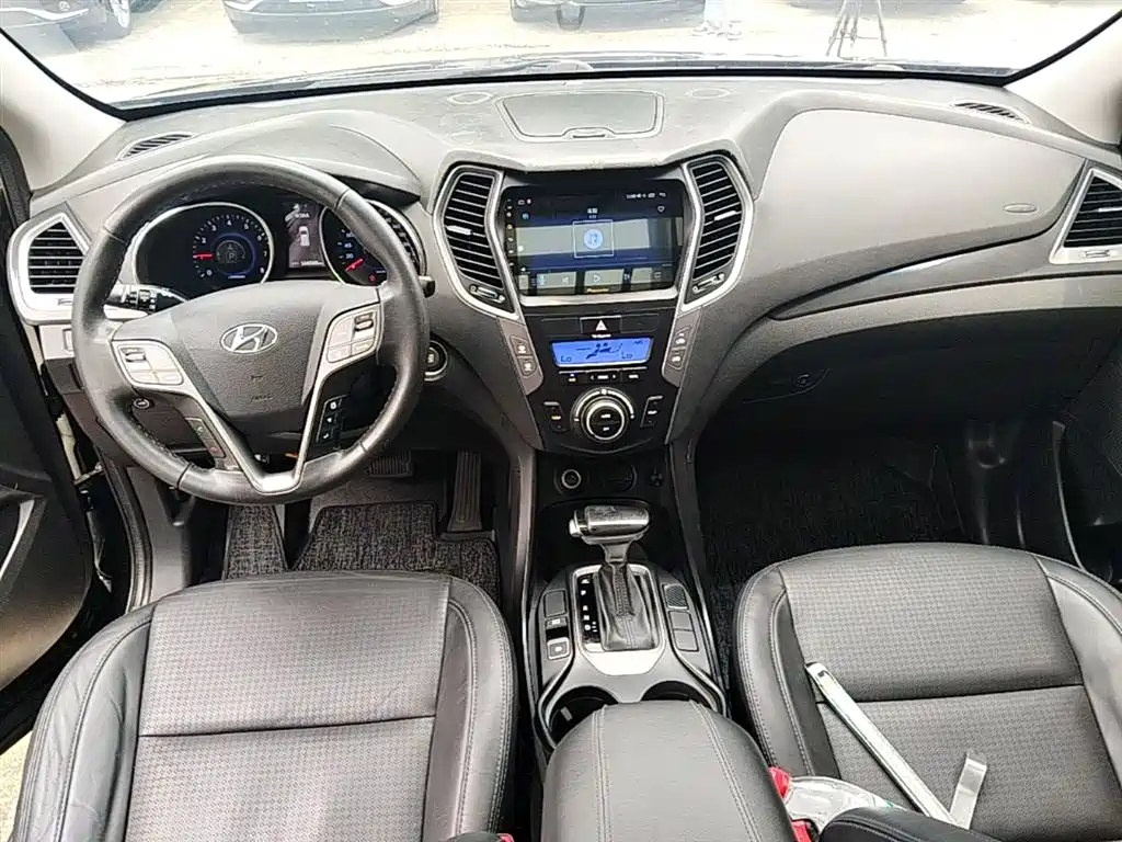 Hyundai Santa Fe 2013 Model 2.4L Automatic 2WD Smart фото 10