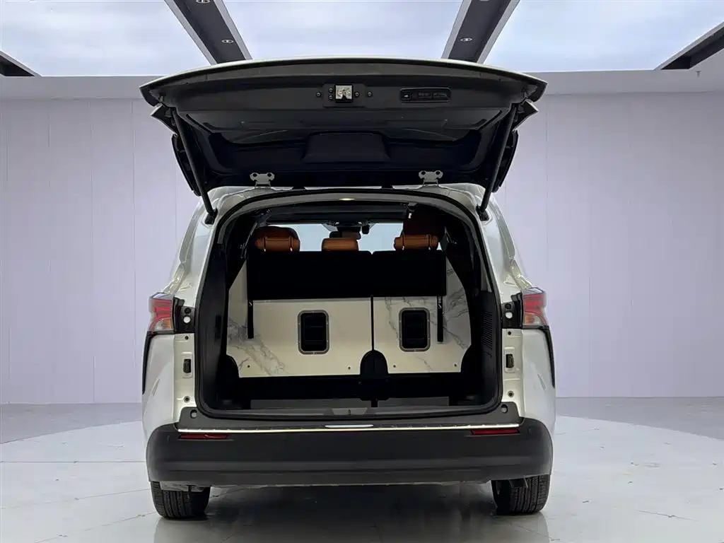 Toyota Sienna 2023 2.5L Hybrid Comfort Edition фото 9