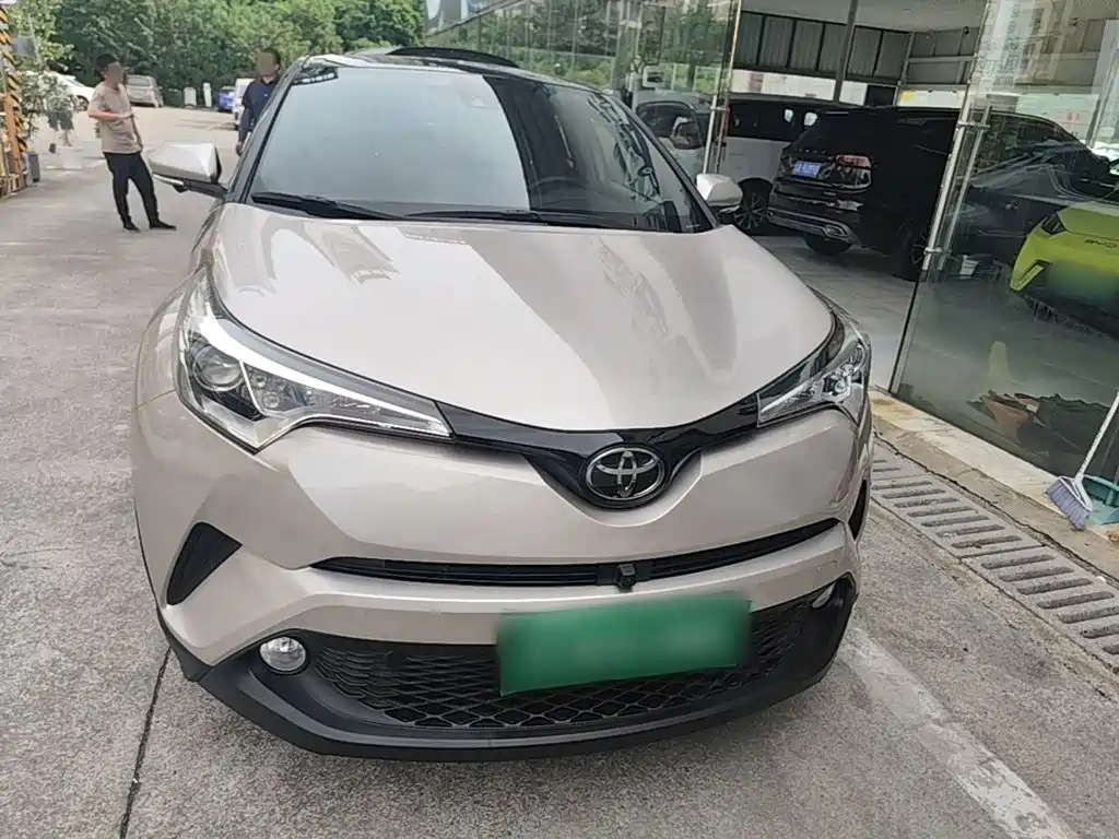 Toyota C-HR 2021 2020 Model 2.0L Leading