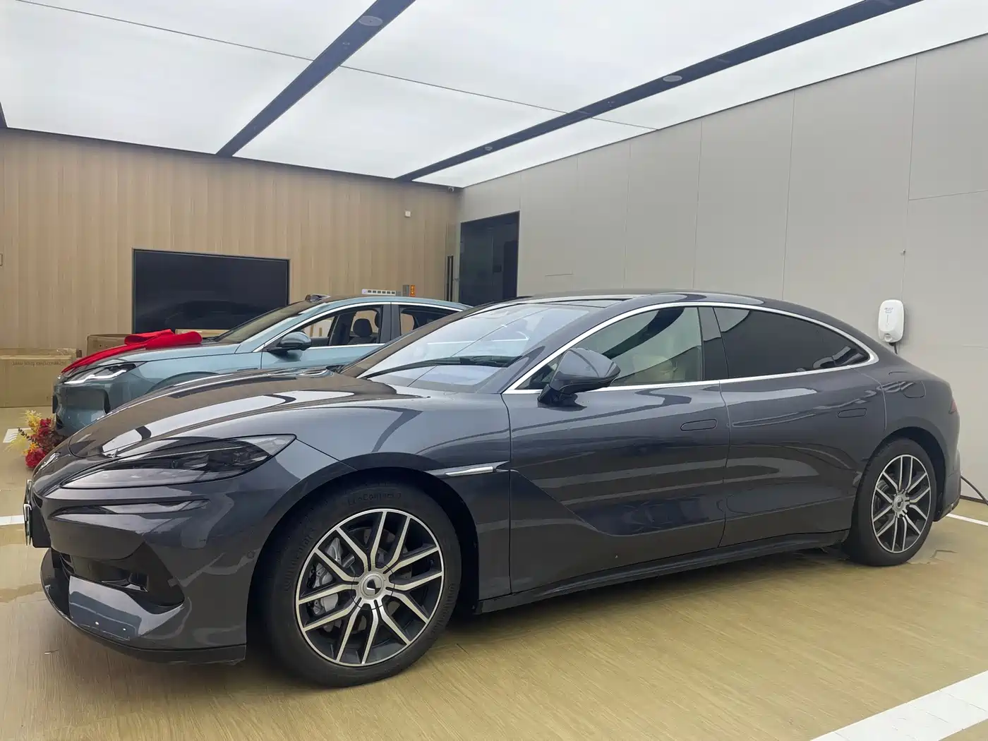 2024 Denza Z9