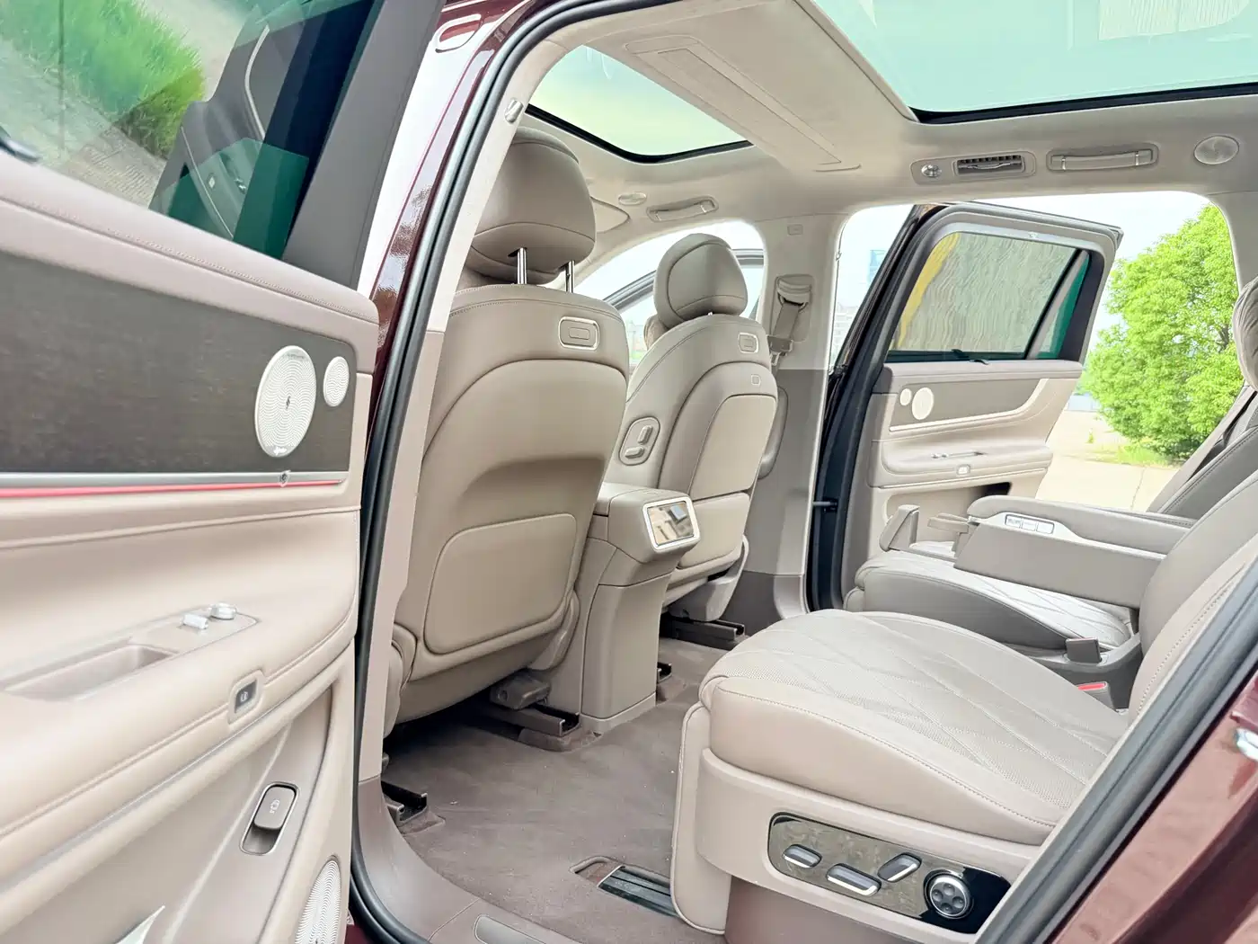 AITO Wenjie AITO M9 2025 Extended Range Ultra 52kWh 6-Seater фото 19