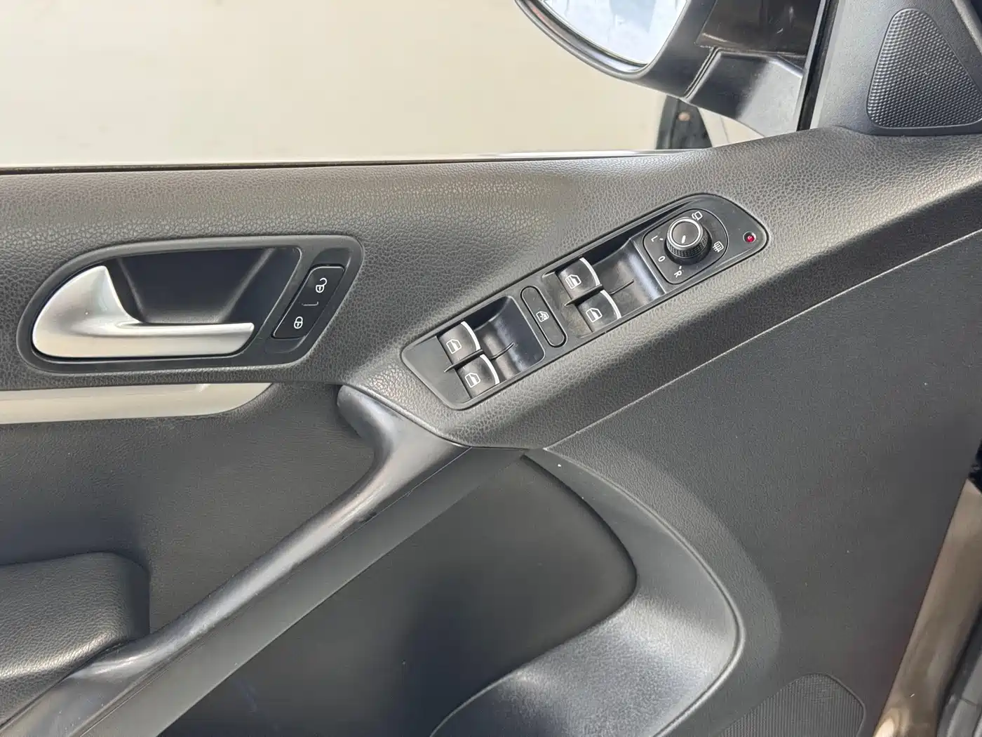 Volkswagen Tiguan 2015 1.8TSI Automatic 2WD Highline фото 11