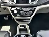 Фото 14 - Chrysler Pacifica PHEV