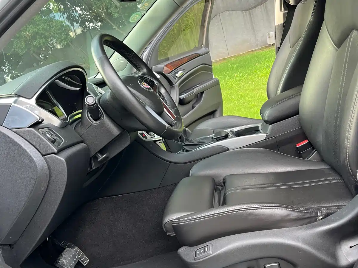 Фото 8 - Cadillac SRX