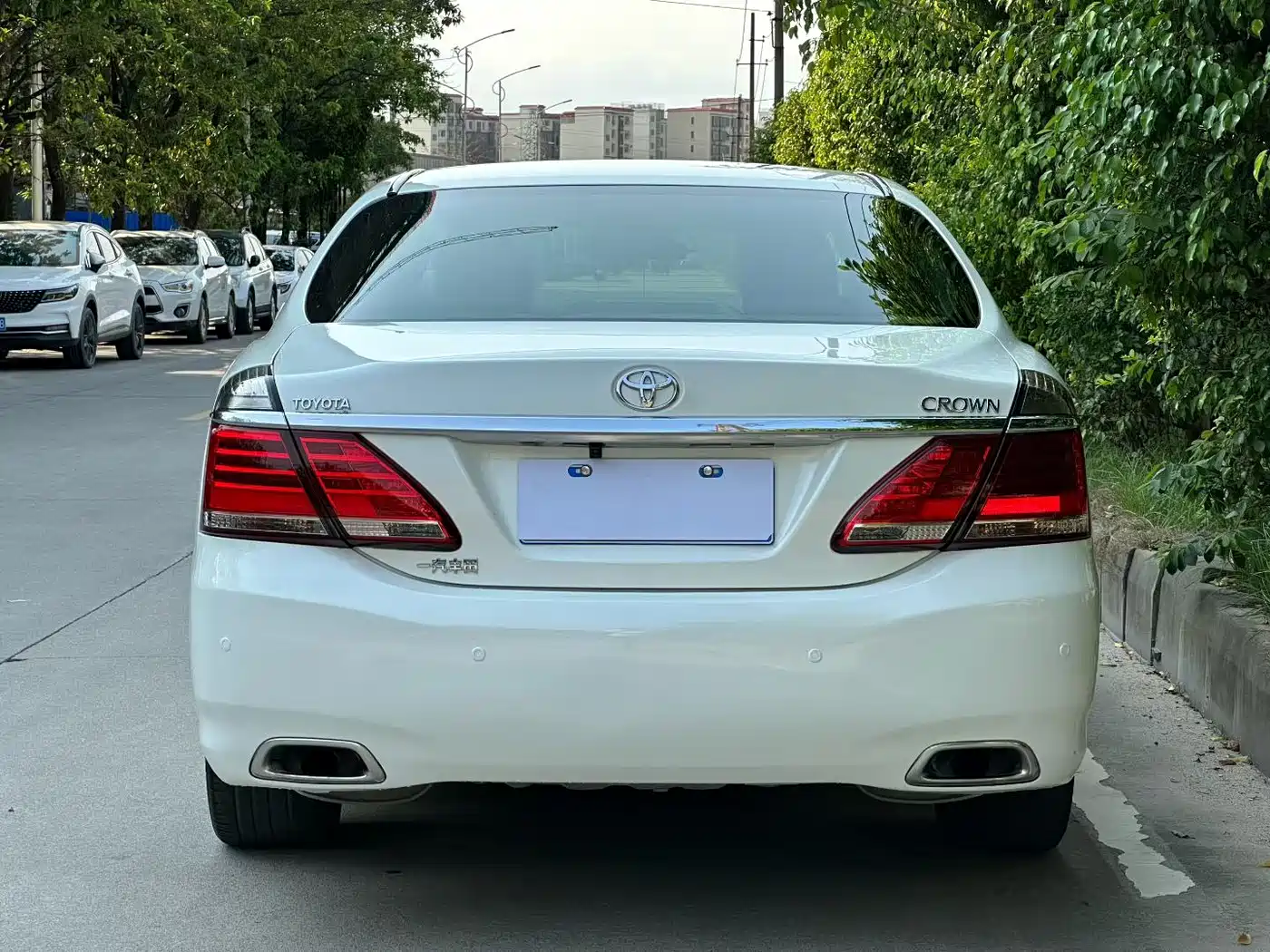 Toyota Crown 2012 2.5L Royal Leather Edition фото 5