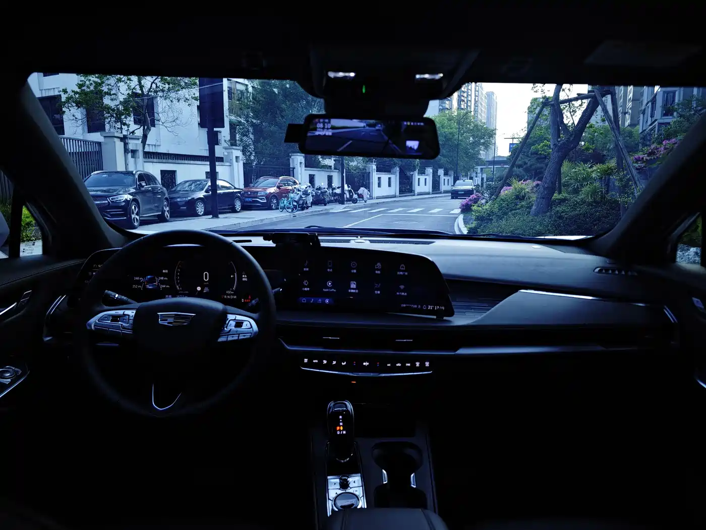 Cadillac XT4 2024 28T 2WD Luxury фото 12