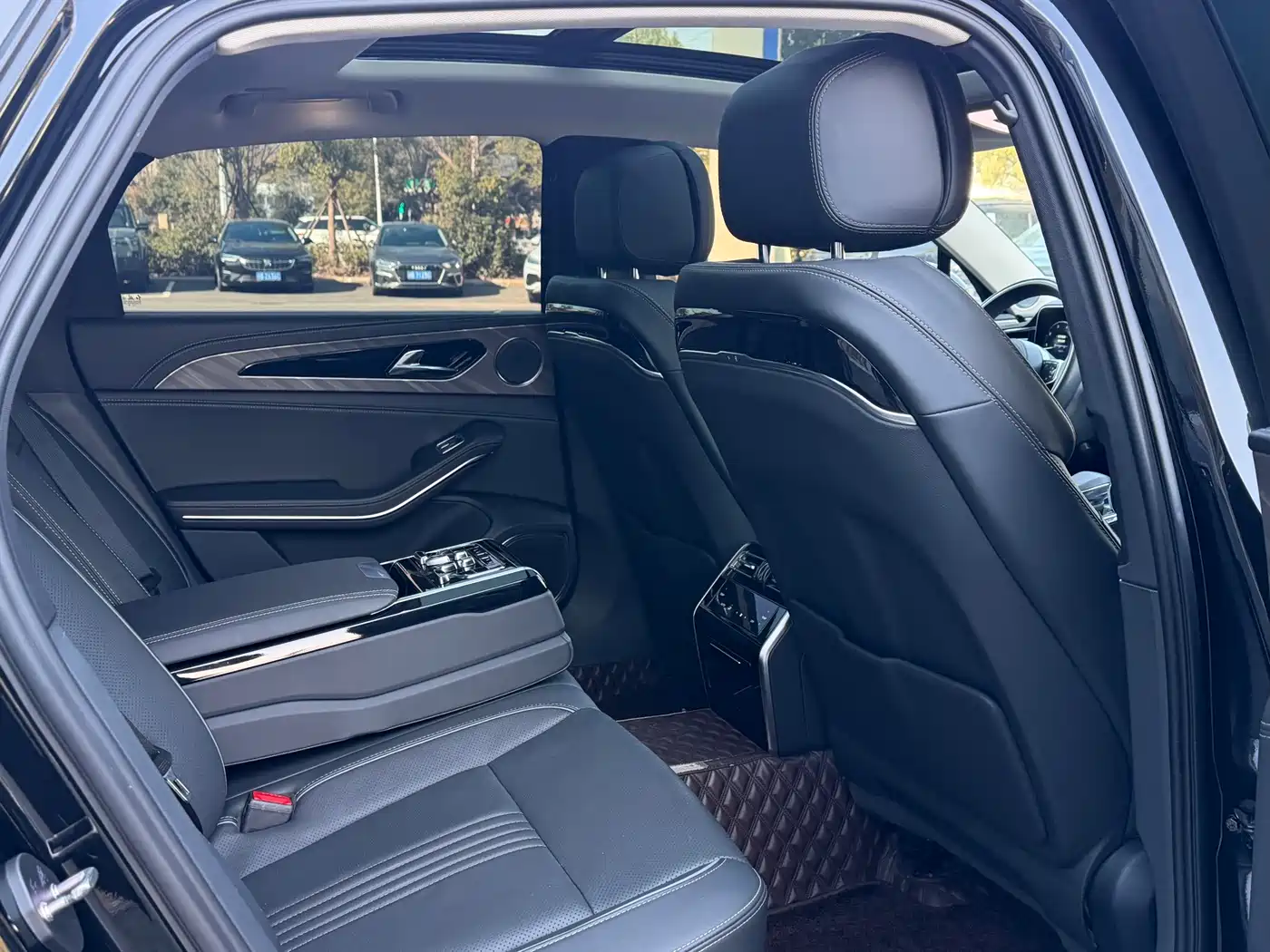 Hongqi H9 2020 2.0T Smart Connection Qi Xiang Edition фото 11
